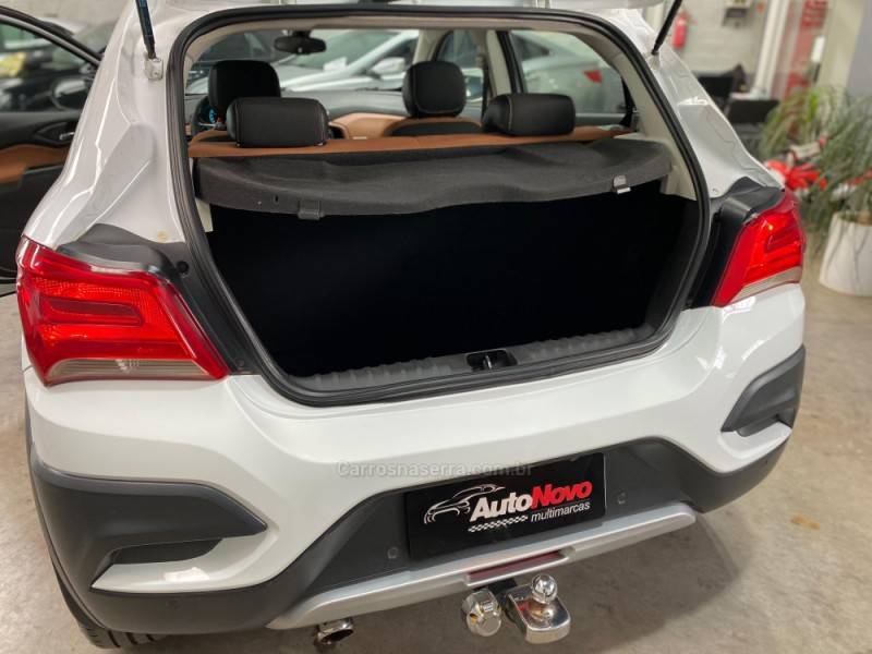 CHEVROLET - ONIX - 2018/2018 - Branca - R$ 69.990,00