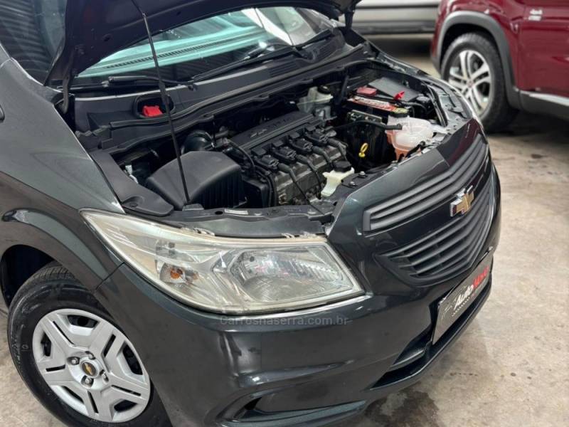 CHEVROLET - ONIX - 2015/2016 - Cinza - R$ 47.990,00