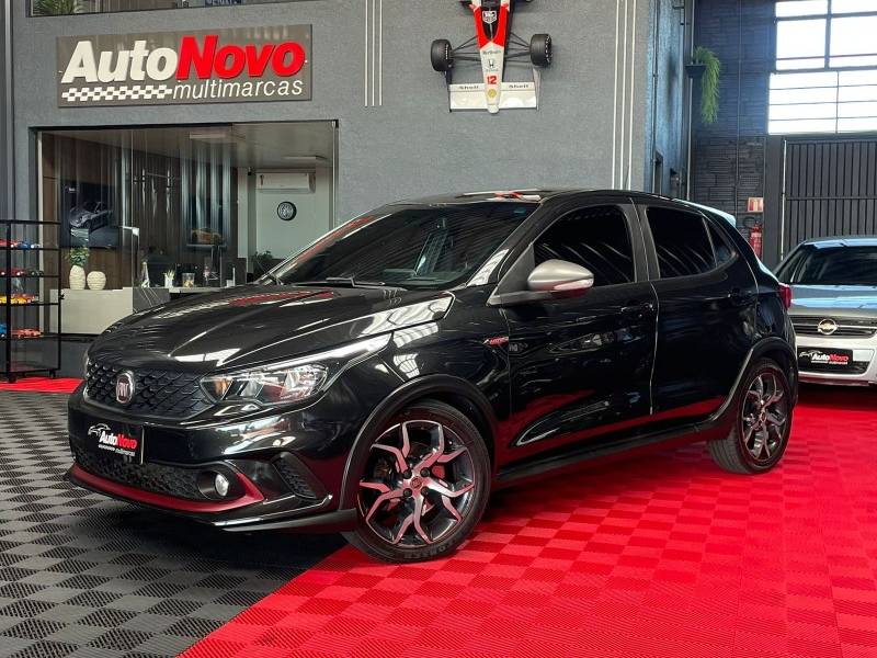 FIAT - ARGO - 2017/2018 - Preta - R$ 64.990,00