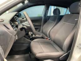VOLKSWAGEN - GOL - 2017/2018 - Branca - R$ 47.990,00