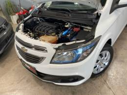 CHEVROLET - ONIX - 2013/2013 - Branca - R$ 46.990,00