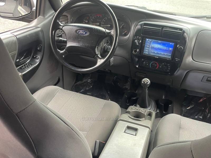 FORD - RANGER - 2004/2004 - Preta - R$ 44.990,00