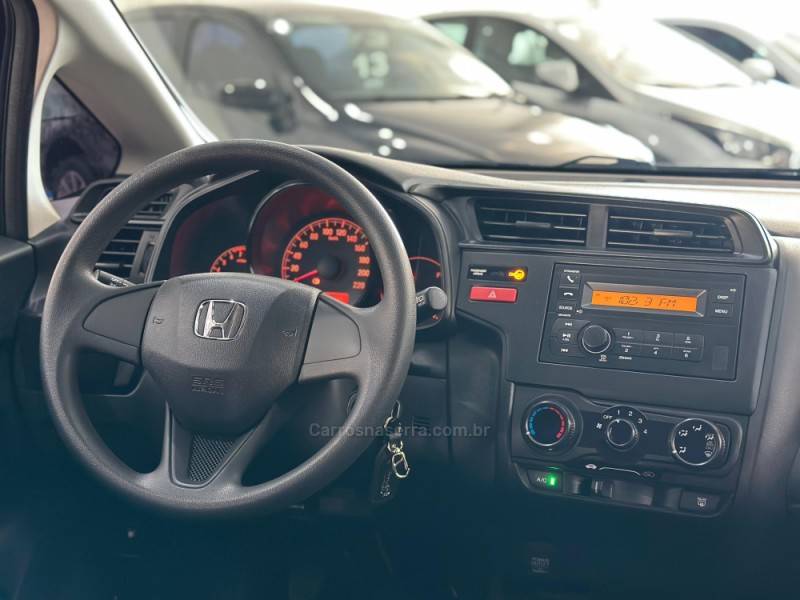 HONDA - FIT - 2015/2015 - Cinza - R$ 67.990,00