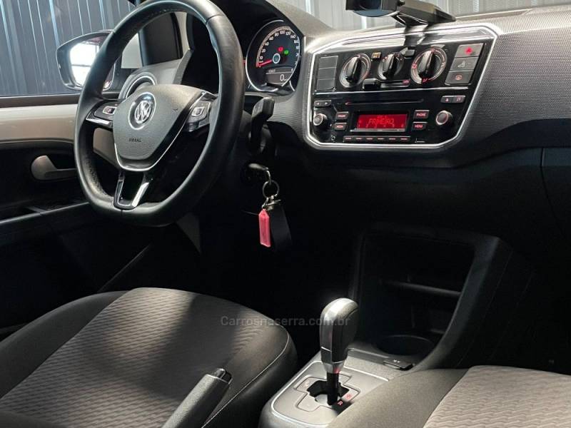 VOLKSWAGEN - UP - 2018/2019 - Branca - R$ 59.990,00