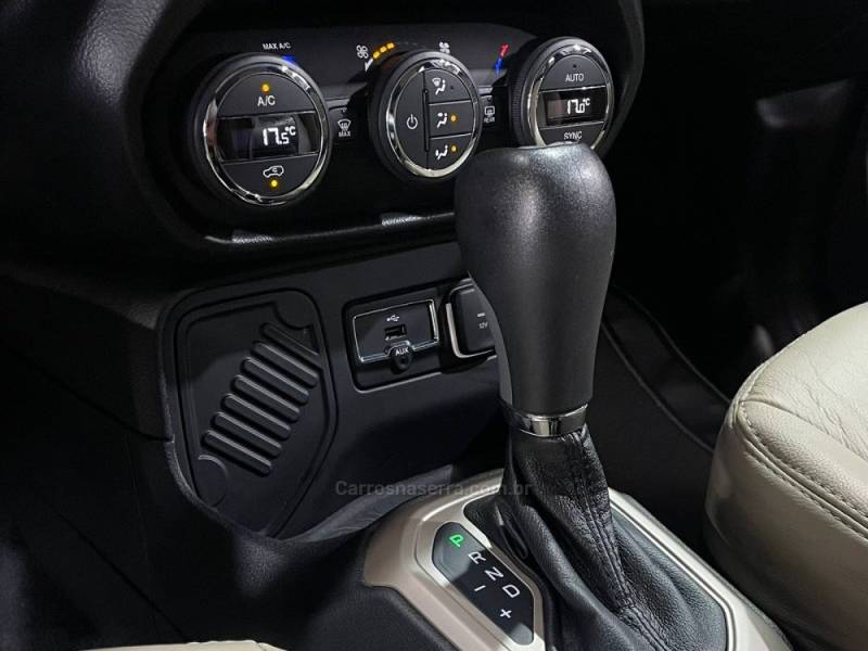 JEEP - RENEGADE - 2017/2017 - Branca - R$ 74.990,00