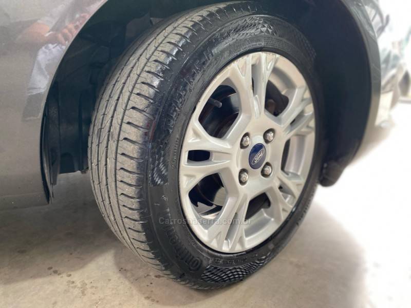 FORD - FIESTA - 2015/2015 - Cinza - R$ 45.990,00