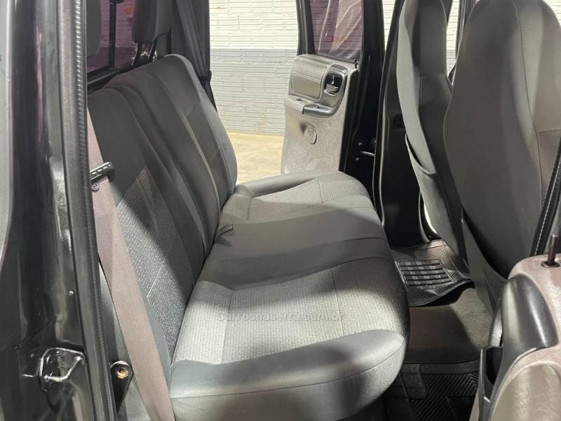 FORD - RANGER - 2004/2004 - Preta - R$ 44.990,00