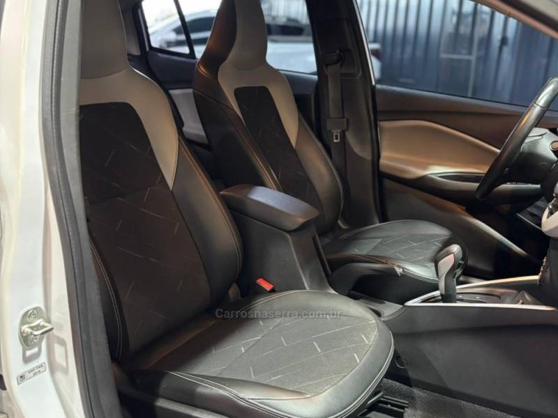 CHEVROLET - ONIX - 2019/2020 - Branca - R$ 69.990,00
