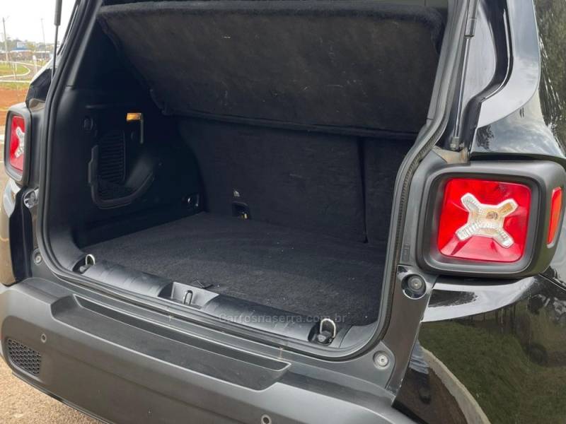 JEEP - RENEGADE - 2017/2017 - Preta - R$ 69.990,00
