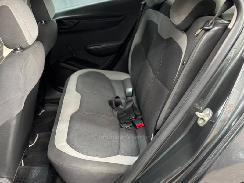 CHEVROLET - ONIX - 2015/2016 - Cinza - R$ 47.990,00