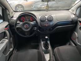 FIAT - PALIO - 2013/2014 - Branca - R$ 43.990,00