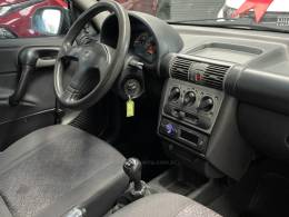 CHEVROLET - CORSA - 2004/2004 - Prata - R$ 17.990,00