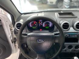 FORD - FIESTA - 2014/2014 - Branca - R$ 34.990,00