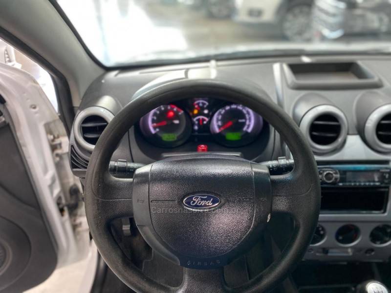 FORD - FIESTA - 2014/2014 - Branca - R$ 34.990,00