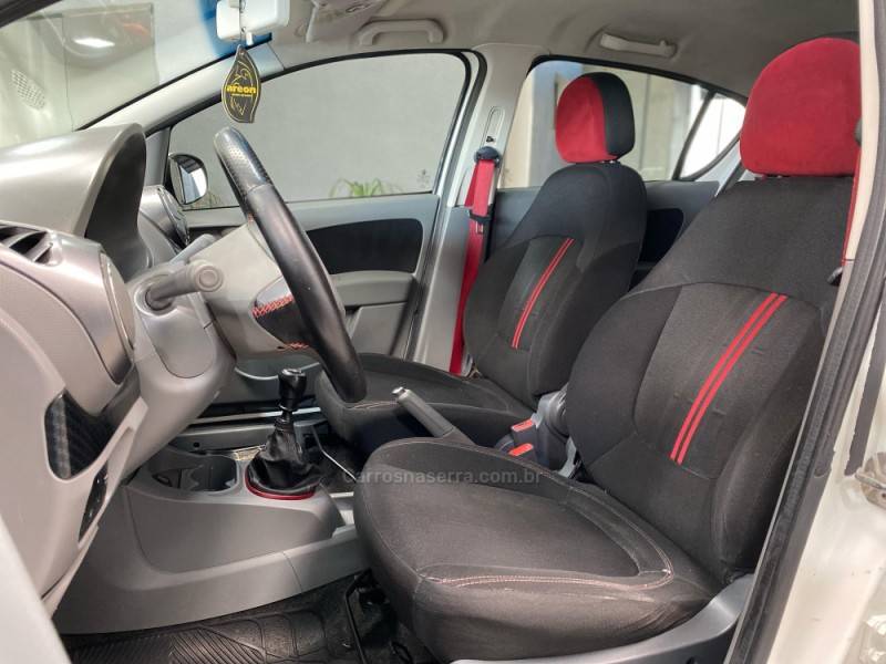 FIAT - PALIO - 2013/2014 - Branca - R$ 43.990,00