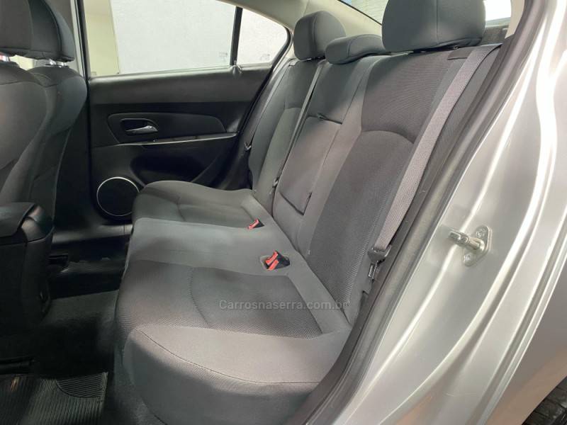 CHEVROLET - CRUZE - 2013/2013 - Prata - R$ 59.990,00
