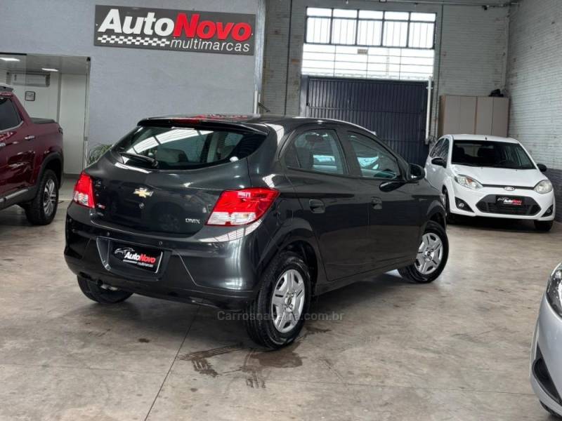 CHEVROLET - ONIX - 2015/2016 - Cinza - R$ 47.990,00