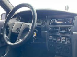 VOLKSWAGEN - SANTANA - 1997/1998 - Vermelha - R$ 14.990,00