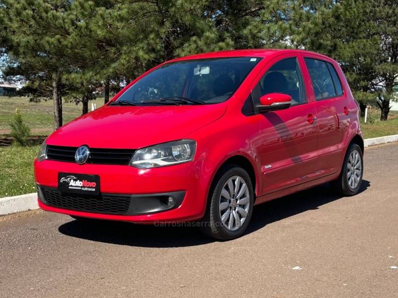 VOLKSWAGEN - FOX - 2011/2011 - Vermelha - R$ 28.990,00