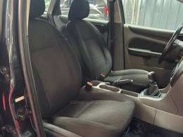 FORD - FOCUS - 2011/2012 - Preta - R$ 41.990,00