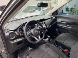 NISSAN - KICKS - 2022/2023 - Cinza - R$ 99.990,00