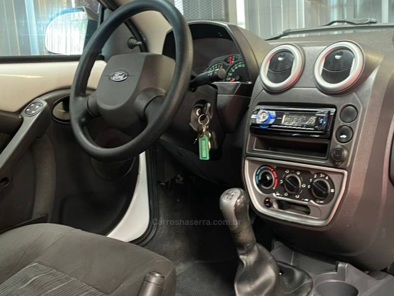 FORD - KA - 2010/2011 - Branca - R$ 25.990,00
