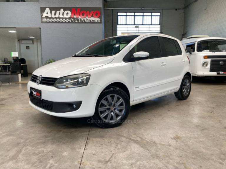 VOLKSWAGEN - FOX - 2013/2013 - Branca - R$ 37.990,00