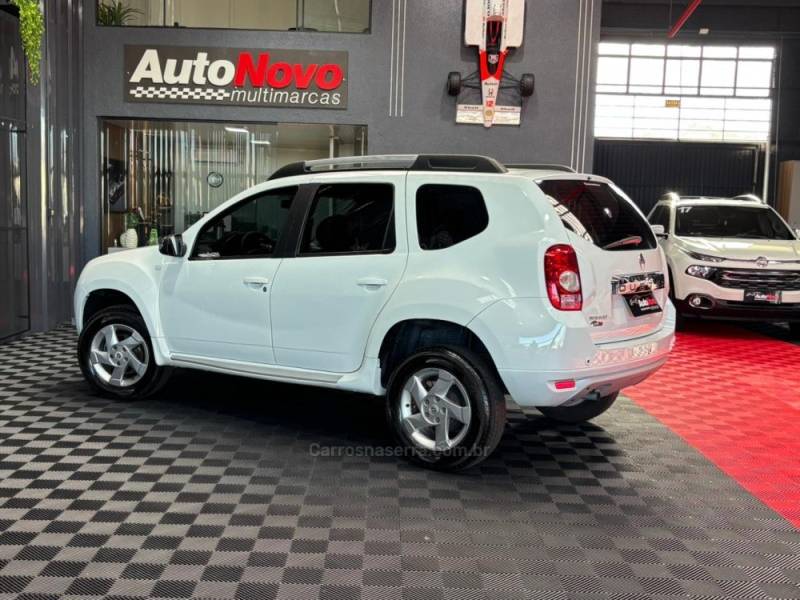 RENAULT - DUSTER - 2015/2015 - Branca - R$ 57.990,00