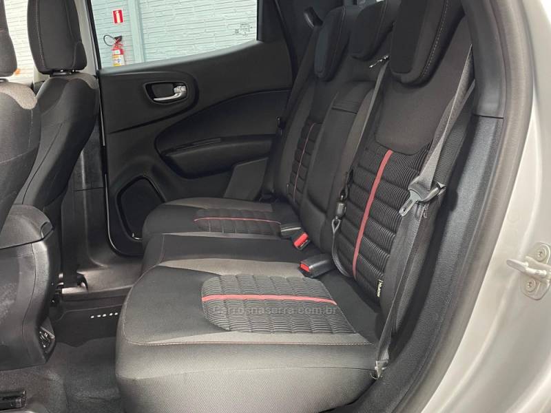 FIAT - TORO - 2018/2019 - Prata - R$ 99.990,00