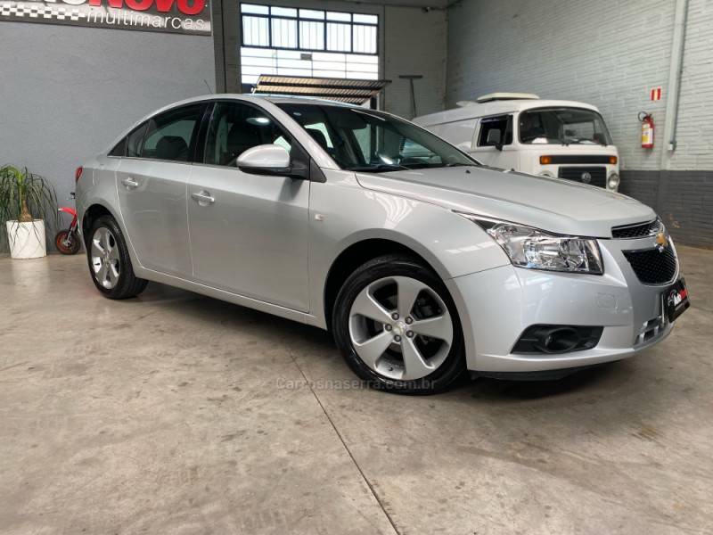 CHEVROLET - CRUZE - 2013/2013 - Prata - R$ 59.990,00