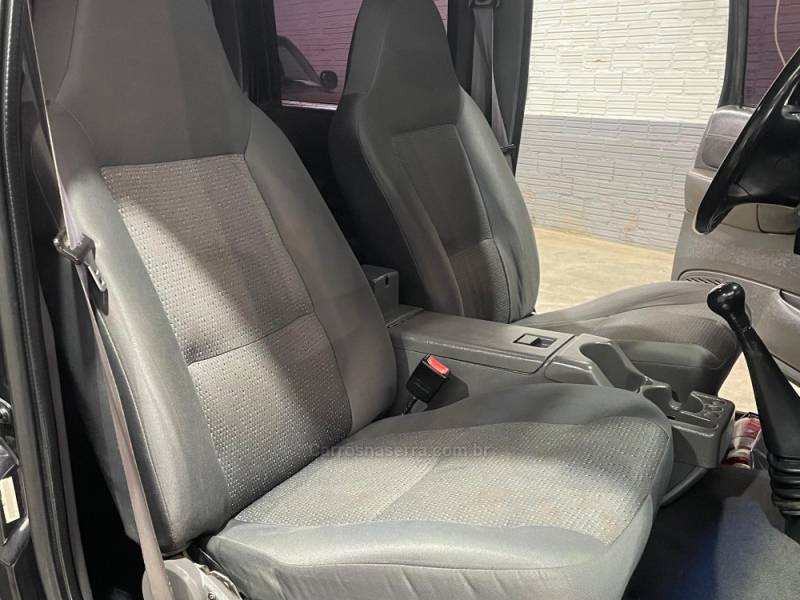 FORD - RANGER - 2004/2004 - Preta - R$ 44.990,00