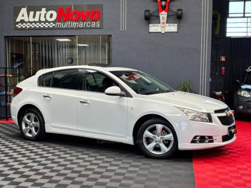 CHEVROLET - CRUZE - 2012/2013 - Branca - R$ 67.990,00
