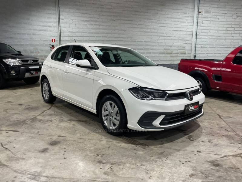 VOLKSWAGEN - POLO - 2023/2023 - Branca - R$ 84.990,00