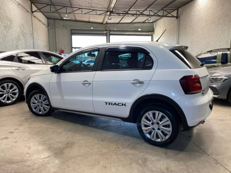VOLKSWAGEN - GOL - 2017/2018 - Branca - R$ 47.990,00
