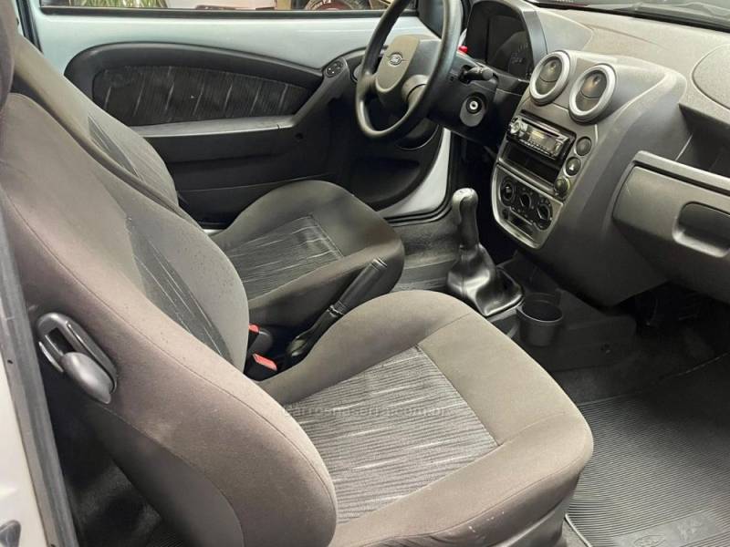 FORD - KA - 2010/2011 - Branca - R$ 25.990,00