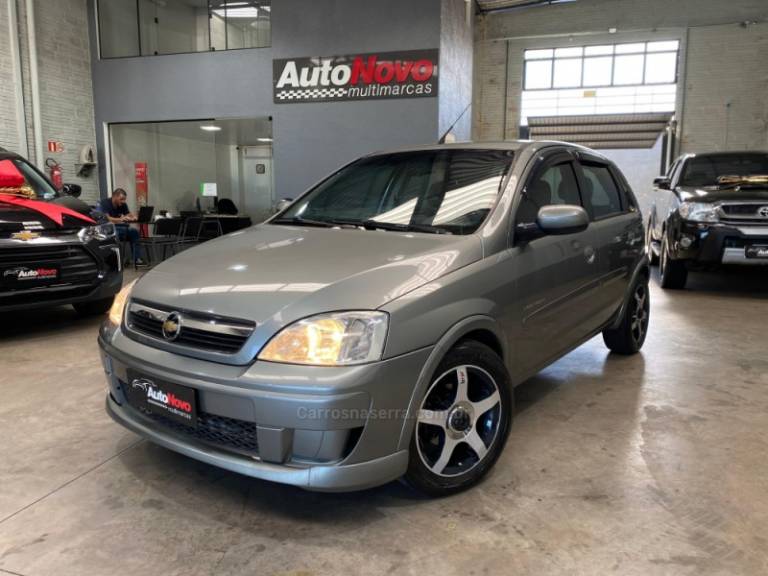 CHEVROLET - CORSA - 2008/2008 - Cinza - R$ 27.990,00