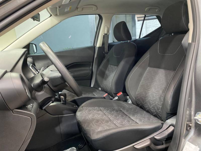 NISSAN - KICKS - 2022/2023 - Cinza - R$ 99.990,00
