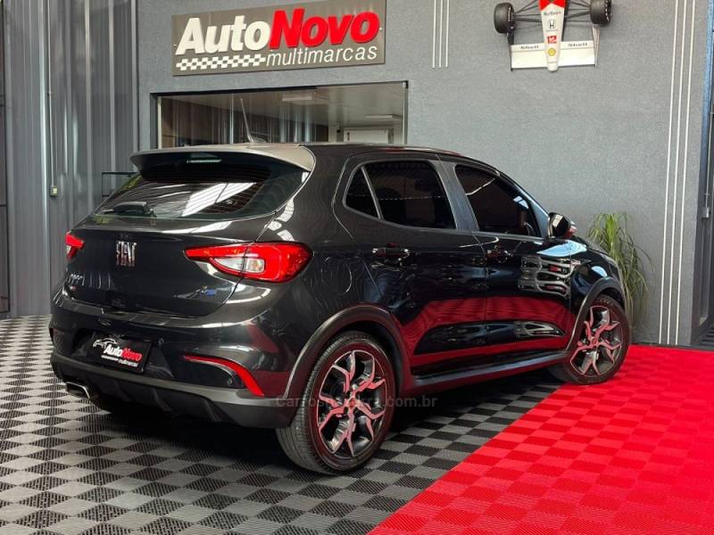 FIAT - ARGO - 2017/2018 - Preta - R$ 64.990,00