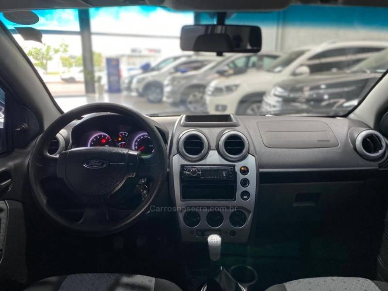 FORD - FIESTA - 2014/2014 - Branca - R$ 34.990,00