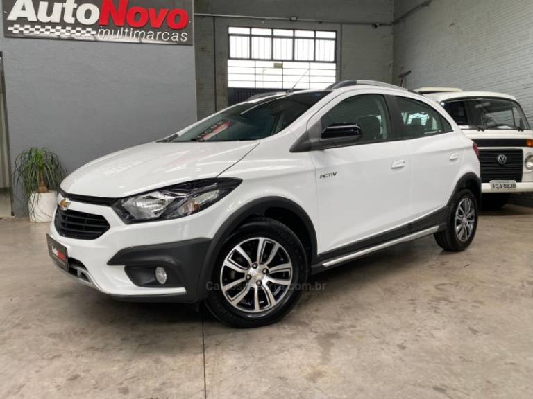 CHEVROLET - ONIX - 2018/2018 - Branca - R$ 69.990,00