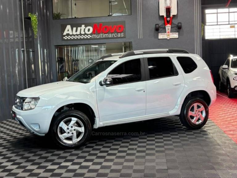 RENAULT - DUSTER - 2015/2015 - Branca - R$ 57.990,00