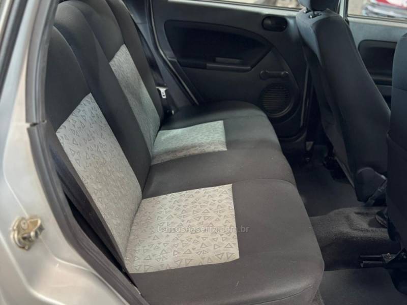 FORD - FIESTA - 2011/2011 - Prata - R$ 39.990,00