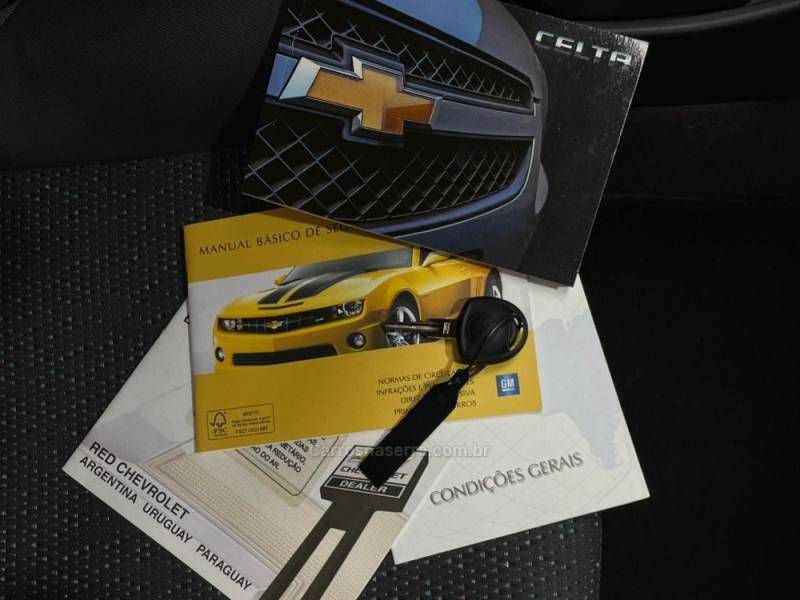 CHEVROLET - CELTA - 2012/2013 - Prata - R$ 38.990,00
