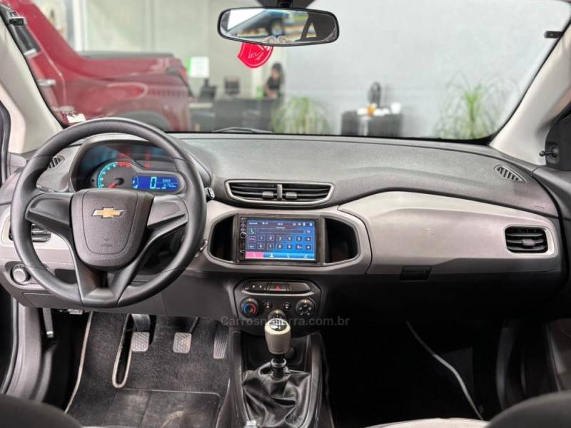 CHEVROLET - ONIX - 2015/2016 - Cinza - R$ 47.990,00
