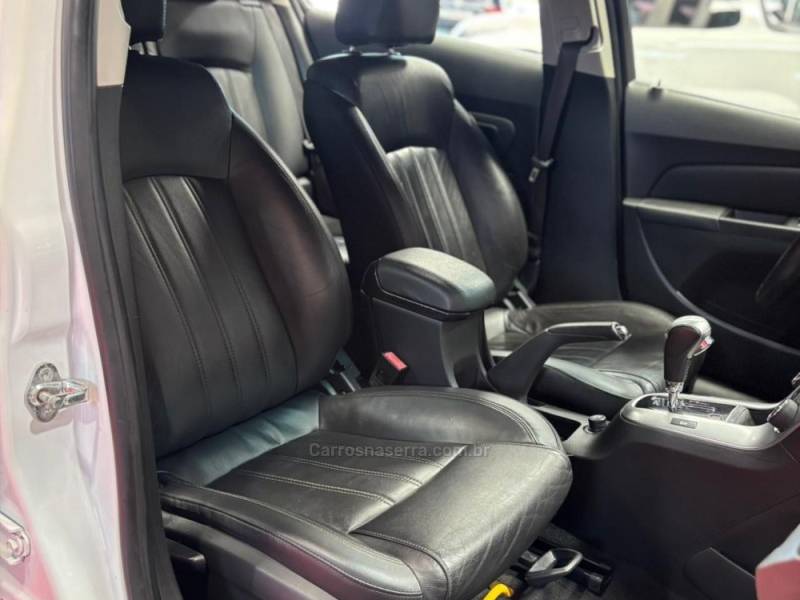 CHEVROLET - CRUZE - 2012/2013 - Branca - R$ 67.990,00