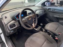 CHEVROLET - ONIX - 2013/2013 - Branca - R$ 46.990,00
