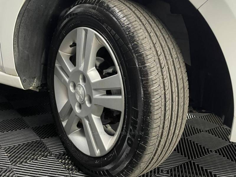 CHEVROLET - AGILE - 2010/2011 - Branca - R$ 38.990,00