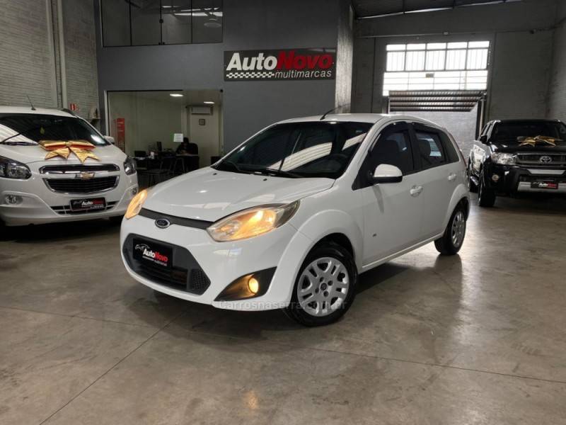 FORD - FIESTA - 2014/2014 - Branca - R$ 34.990,00