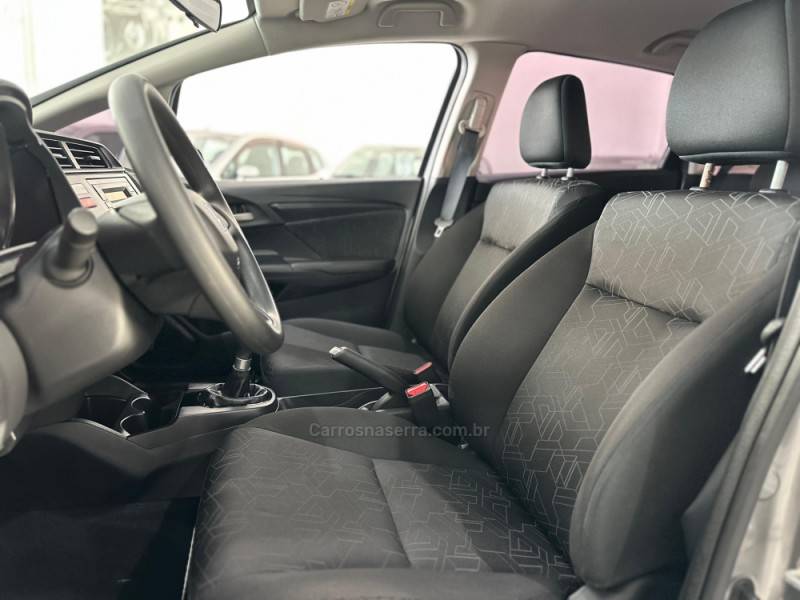 HONDA - FIT - 2015/2015 - Cinza - R$ 67.990,00