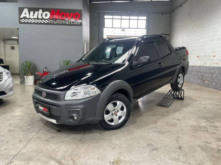 FIAT - STRADA - 2015/2015 - Preta - R$ 64.990,00